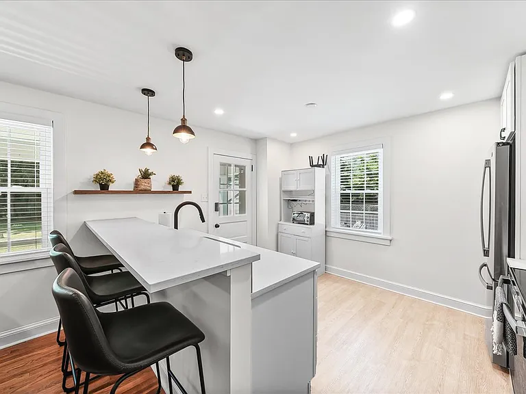 8 Stanton Ave — Photo 6