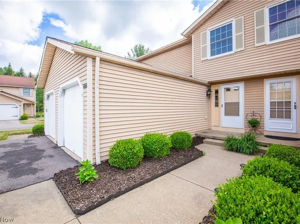 1977 Ridge Meadow Ct, Twinsburg, OH 44087