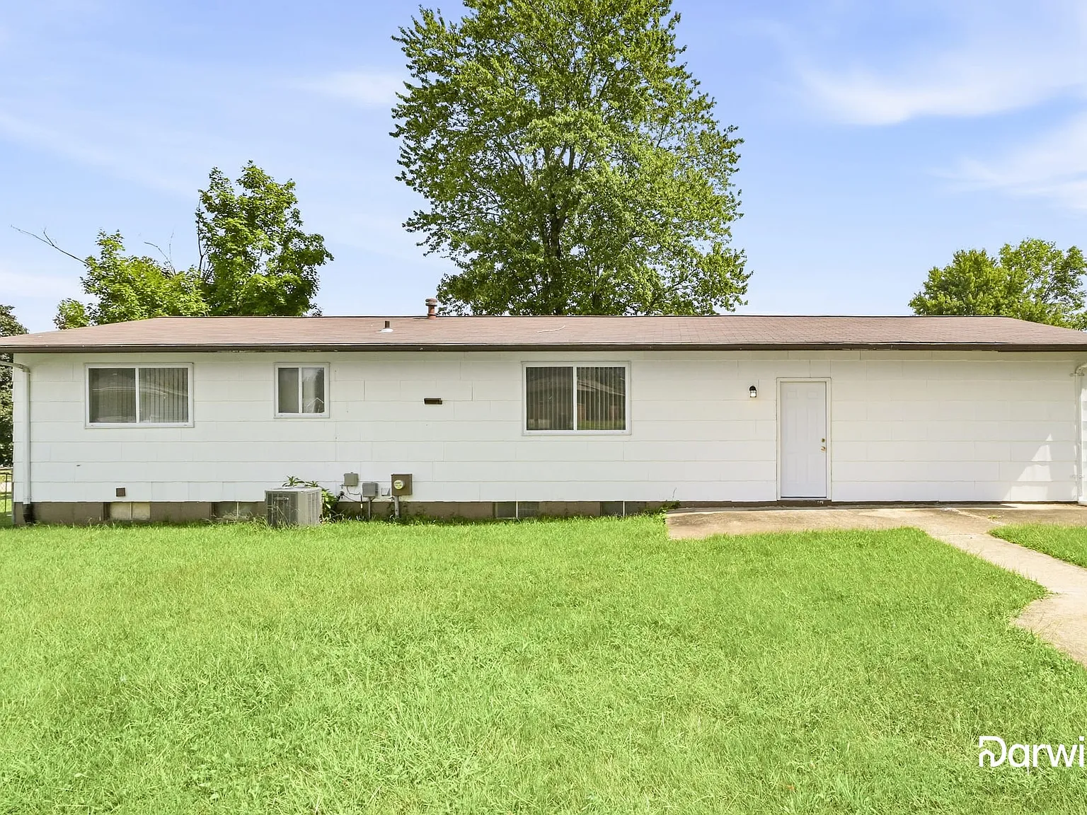 3 bed, 2.5 bath, 1670 sqft, $1,975 — Photo 3