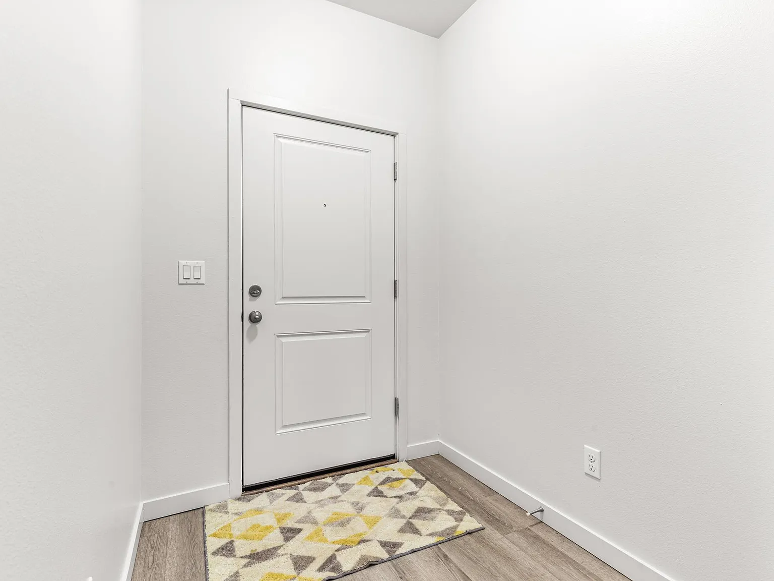 3 bed, 2.5 bath, 1450 sqft, $2,250 — Photo 1
