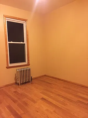 Rented by Metroline Realty | media 38