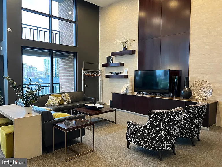 2451 Midtown Ave #606 — Photo 38