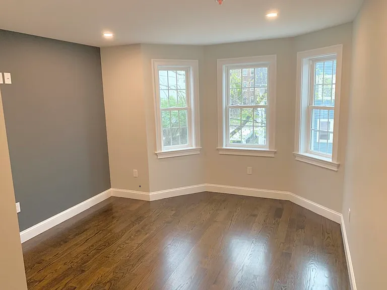 27 Suffolk St #3 — Photo 10