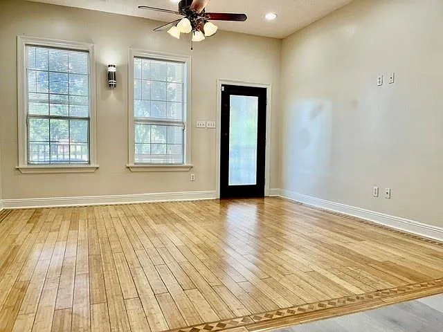 4 bed, 4.0 bath, 1650 sqft, $2,500 — Photo 4