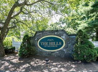212 Windgate Cir #A, Monroe, CT 06468