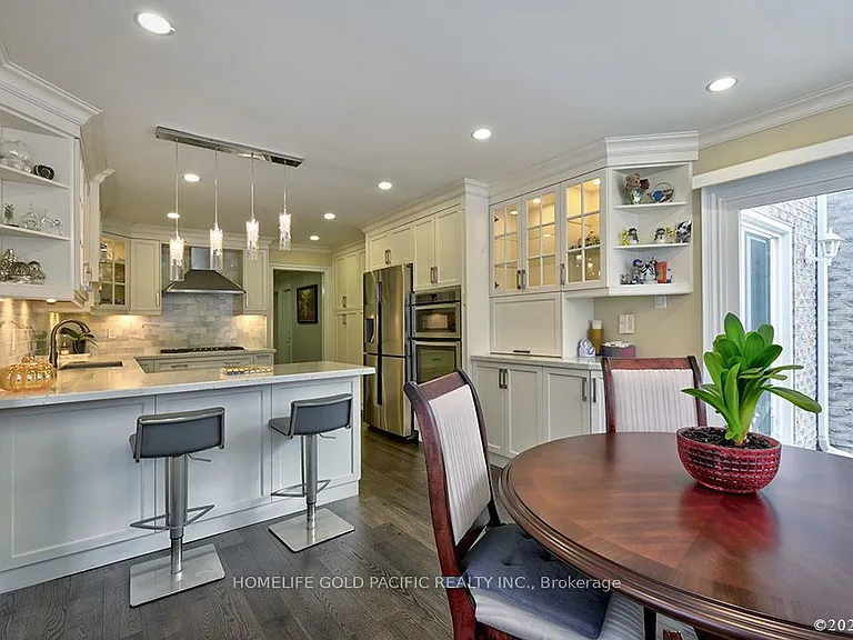 48 Havagal Cres — Photo 15