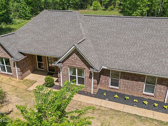 3rd image of 471 Hope Rd