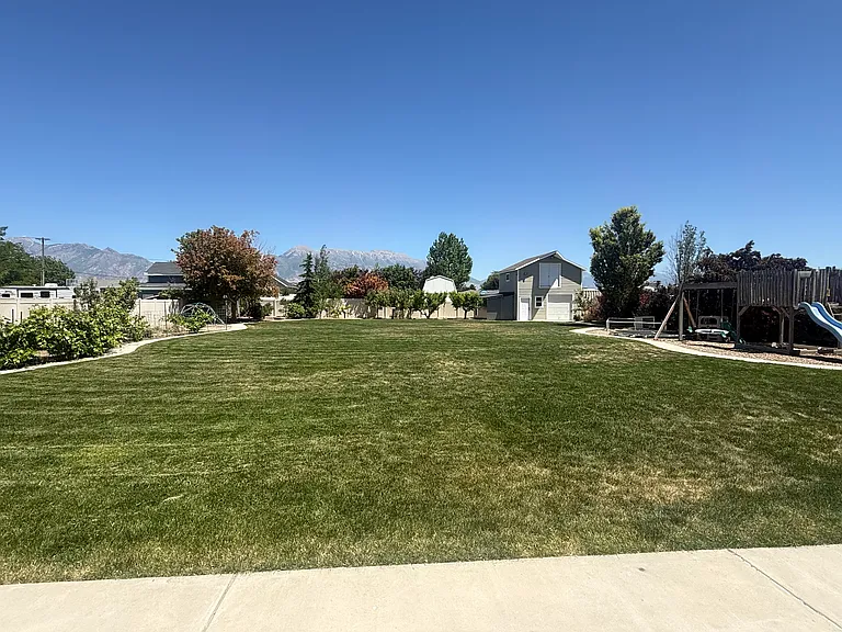 254 N Constitution Dr W — Photo 34