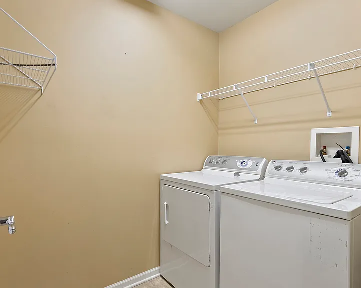 464 Valentine Way — Photo 12