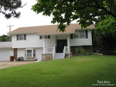 5845 N Leisure Rd, Salina, KS, 67401