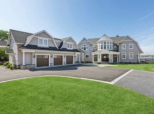 26 Rampasture Rd, Hampton Bays, NY 11946