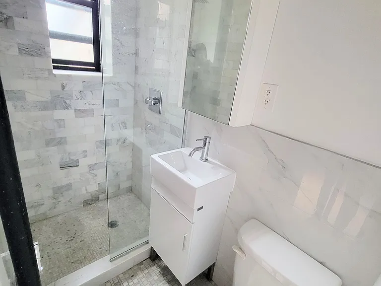 137 W 137th St #5D — Photo 2