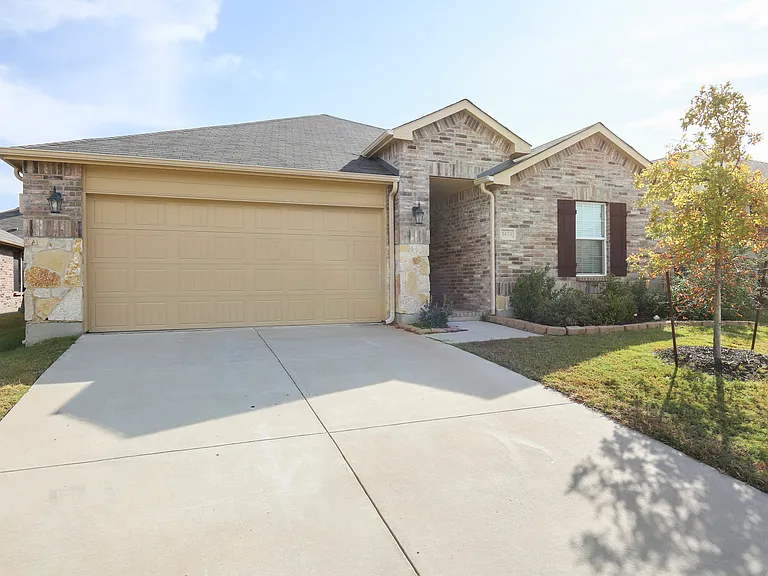 1433 Willoughby Way — Photo 25