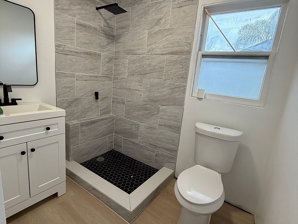 Bathroom Completely renovated, new borders will be put in, bright spacious.