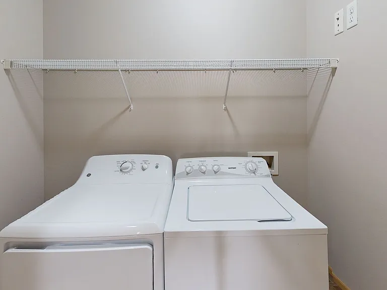 Cascades Apartments — Photo 77