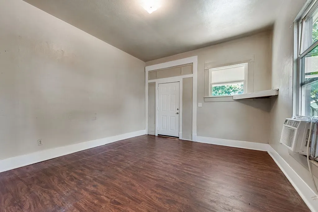1615 Alston Avenue - A — Photo 2