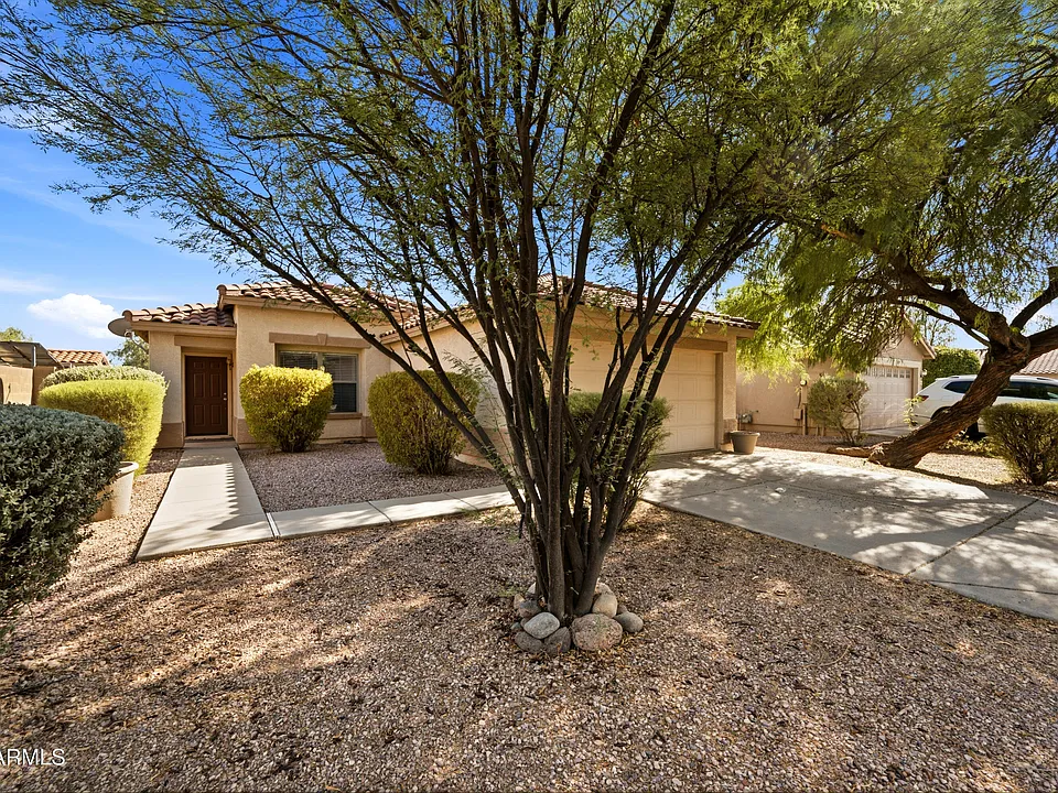 3057 W Lucia Dr