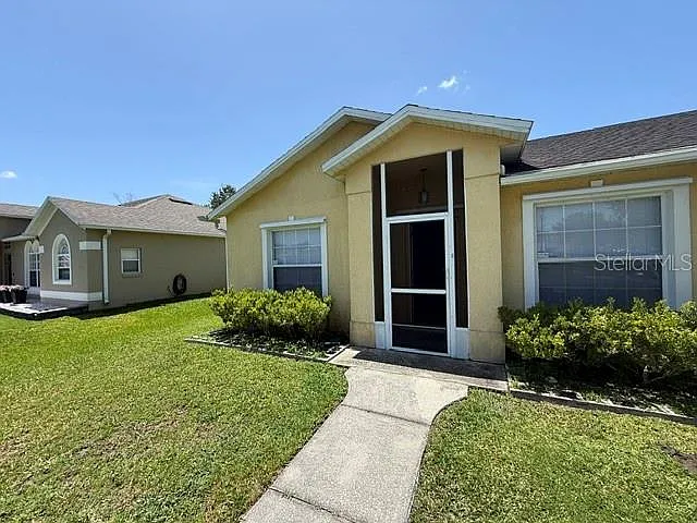 3 bed, 2.0 bath, 1229 sqft, $1,600 — Photo 3