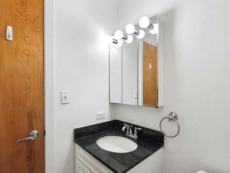 25 THIRD STREET — Photo 27