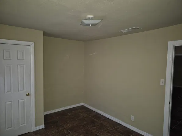 5432 Chariot Dr, Fort Worth, TX 76107