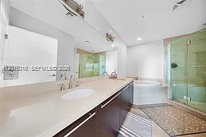7928 East Dr #305 — Photo 14
