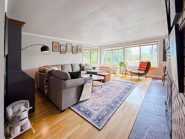 3840 NW Lincoln Ave — Photo 3