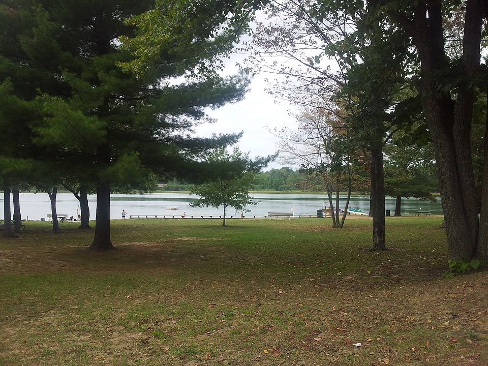 1st image of Pineview Drive