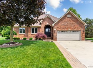 34321 Country Meadow Rd, Chesterfield, MI 48047