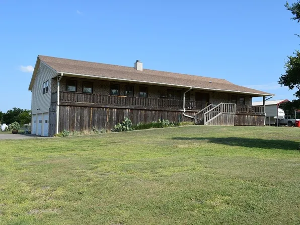 135 Red Oak Ln, Trenton, TX 75490