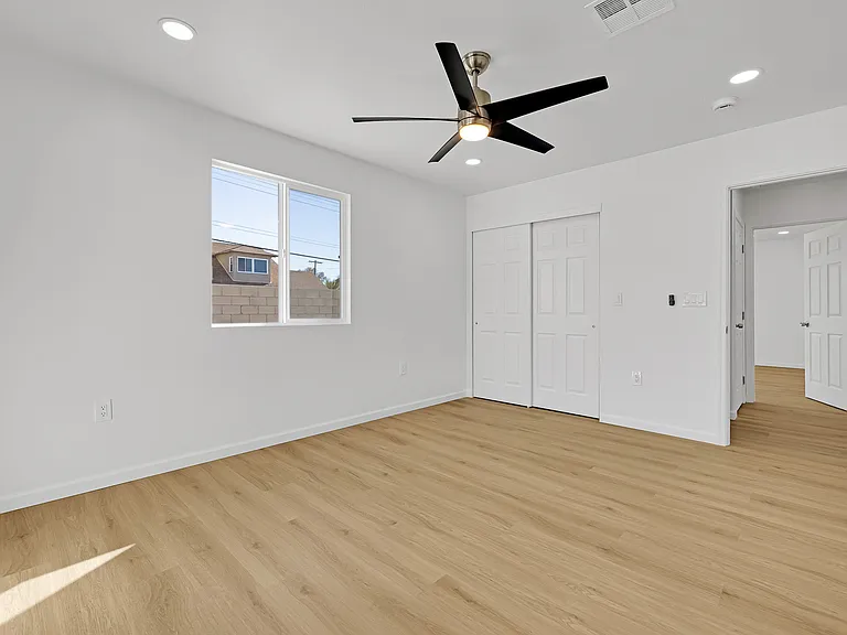948 E Waverly St #B — Photo 16