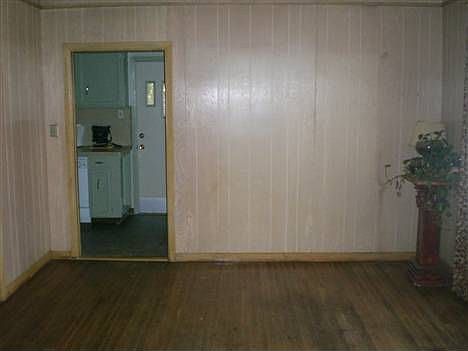 3rd image of 2505 Broadway St