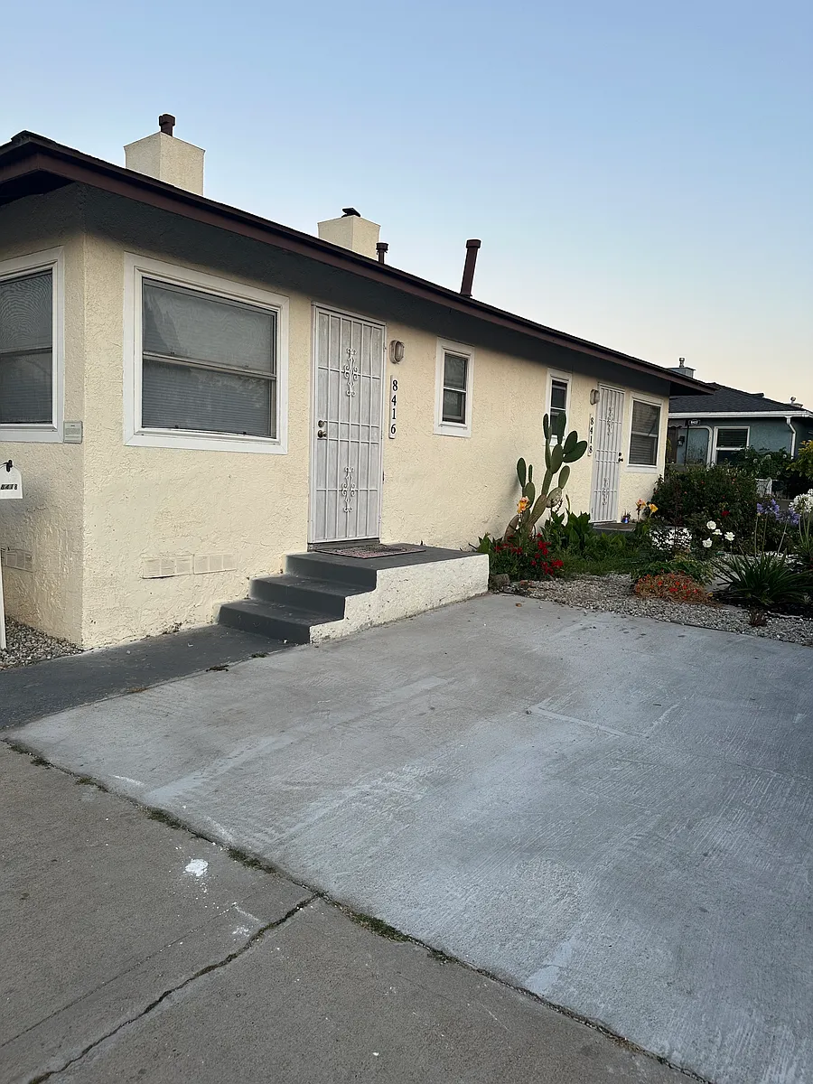 Building Photo - 8416 Wiley Post Ave #1