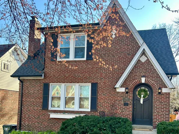 7748 Gissler Ave, Saint Louis, MO 63117