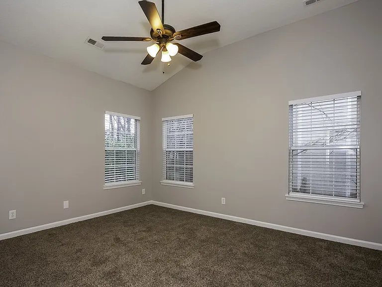 13201 Peacock Ln — Photo 8