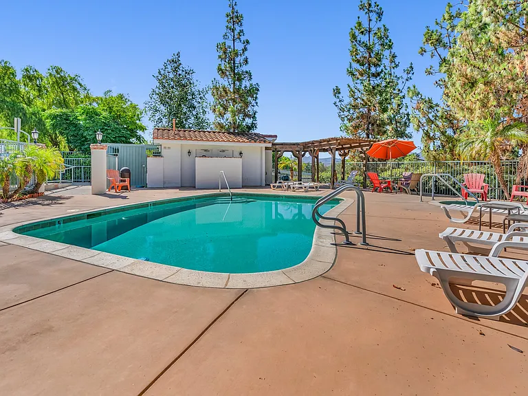315 Westlake Vista Ln — Photo 8