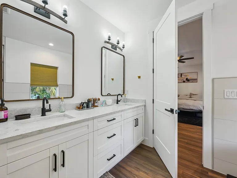 7302 S Elliott St — Photo 23
