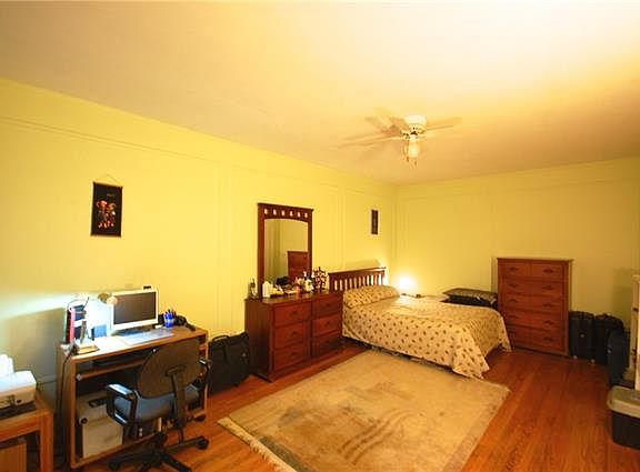 5th image of 10 Nosband Ave APT 5J