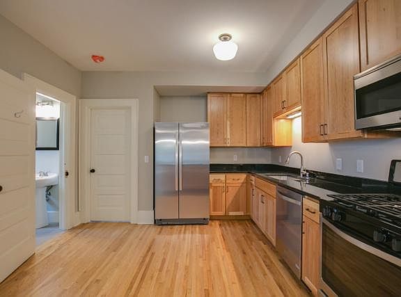 5th image of 1626 Carroll Ave #2