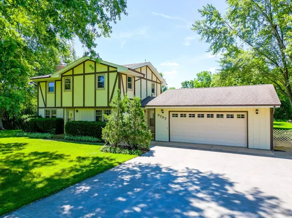 3707 SE Overton Dr, Richmond, IL 60071