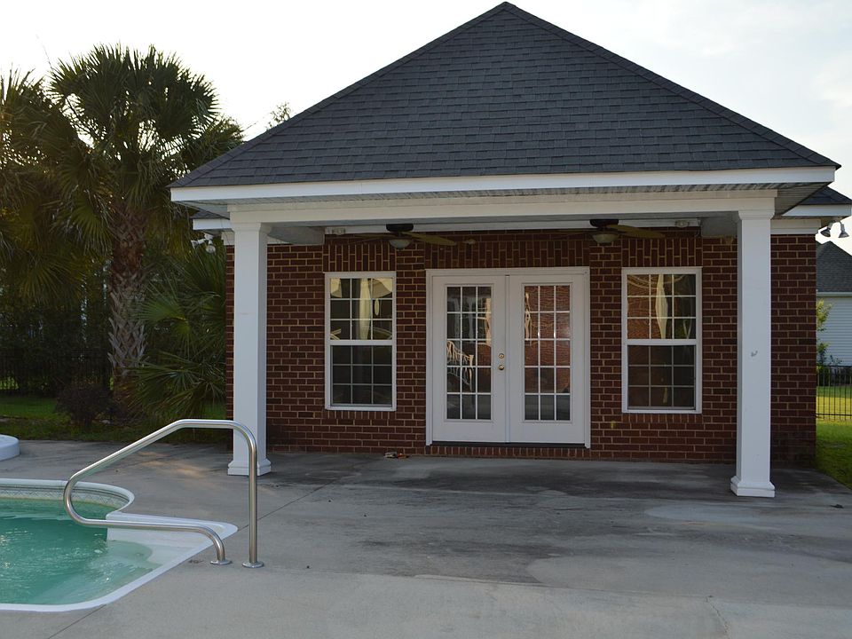 1st image of 305 Boyne Way