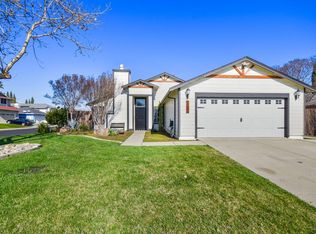 1132 Ruby Dr, Vacaville, CA 95687
