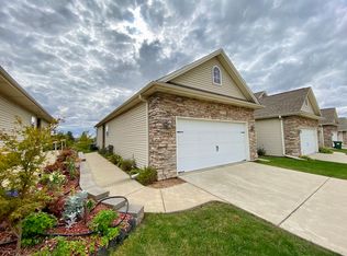 1705A Timber Wolf Ln, Mahomet, IL 61853