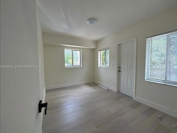 2nd image of 1514 SW 6th St APT 4