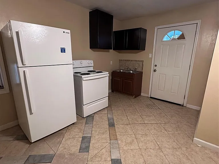 5530 Gatewood St #A — Photo 10
