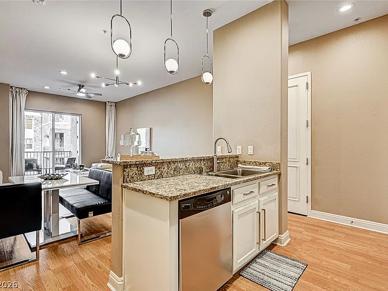 56 E Serene Ave #225 — Photo 17