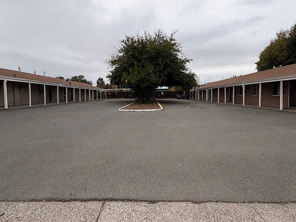 83 Solano Ave #7