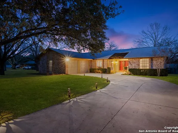 8318 Kyle Rote St, San Antonio, TX 78240