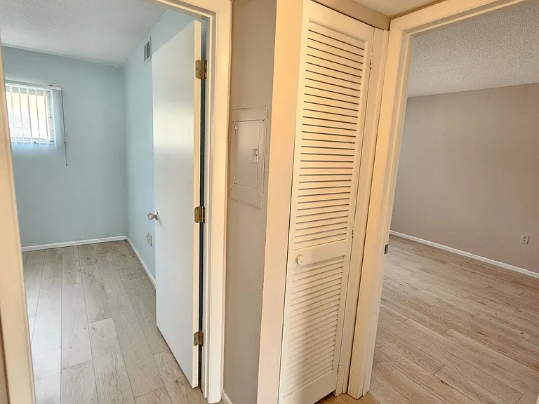 509 W Venice Ave #102 — Photo 15
