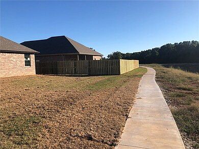 2nd image of 448 Fox Cir