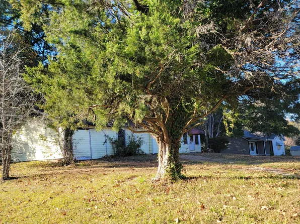 156 Pine Cir, Lagrange, GA 30241